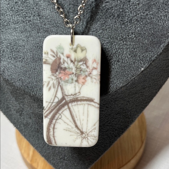 Domino necklace. Deana Designs Unique. Fun Bike flowers pendant - Picture 5 of 8